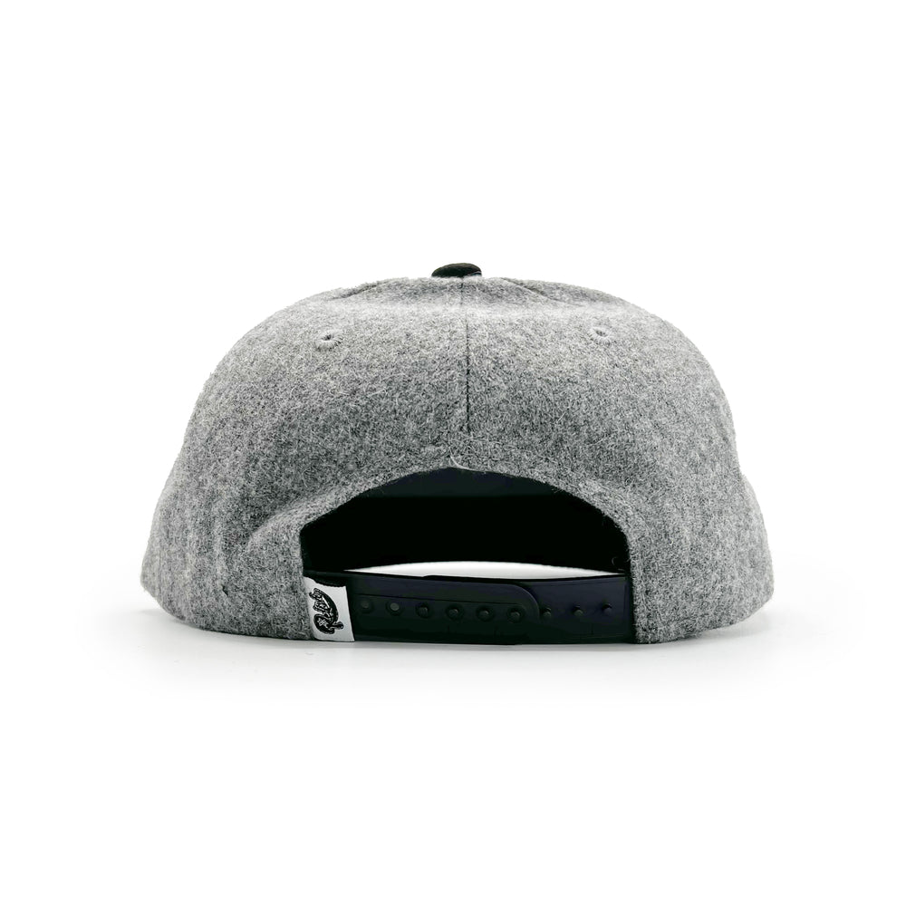 
                  
                    Load image into Gallery viewer, 312 Flo Grey/Black snap - Lux Wool
                  
                